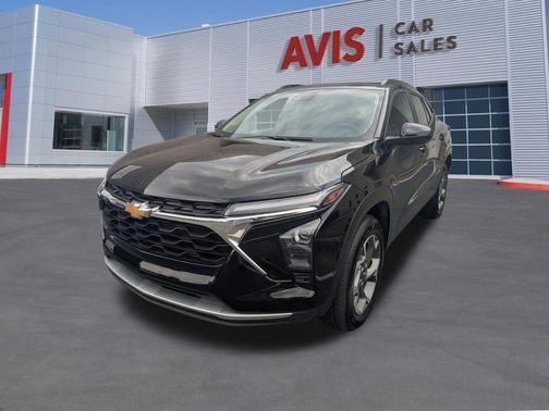 Mosaic Black Metallic 2025 Chevrolet Trax LT