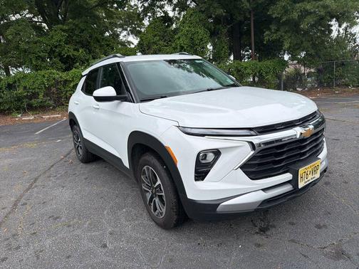 Summit White 2025 Chevrolet Trailblazer LT