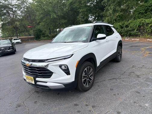 Summit White 2025 Chevrolet Trailblazer LT