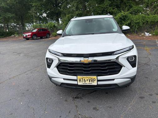 Summit White 2025 Chevrolet Trailblazer LT