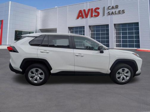 Ice Cap 2025 Toyota RAV4 LE