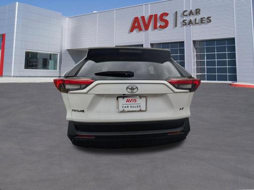 Ice Cap 2025 Toyota RAV4 LE