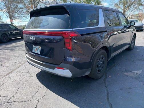 2025 Kia Carnival LXS