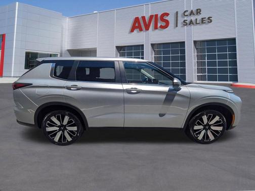 Alloy Silver Metallic 2025 Mitsubishi Outlander SE S-AWC