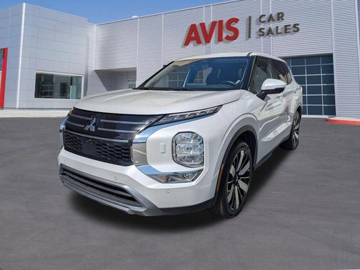 White Diamond 2025 Mitsubishi Outlander SE S-AWC
