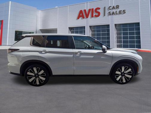 White Diamond 2025 Mitsubishi Outlander SE S-AWC