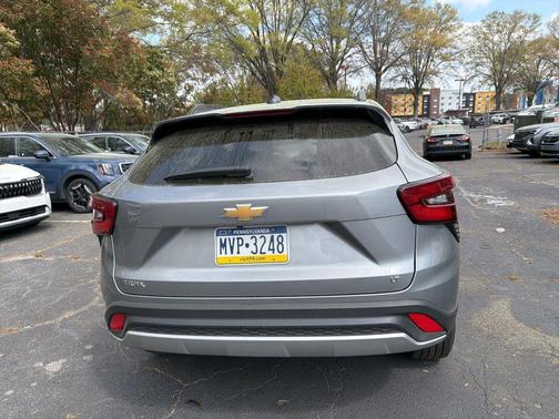 Sterling Gray Metallic 2025 Chevrolet Trax LT