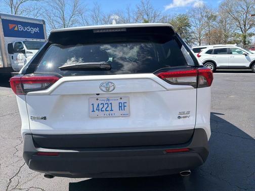 Ice Cap 2025 Toyota RAV4 Hybrid XLE