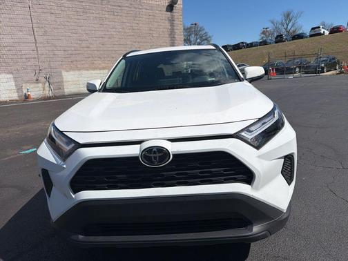 Ice Cap 2025 Toyota RAV4 Hybrid XLE