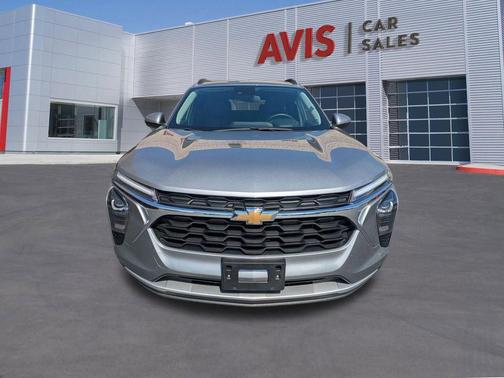 Sterling Gray Metallic 2025 Chevrolet Trax LT
