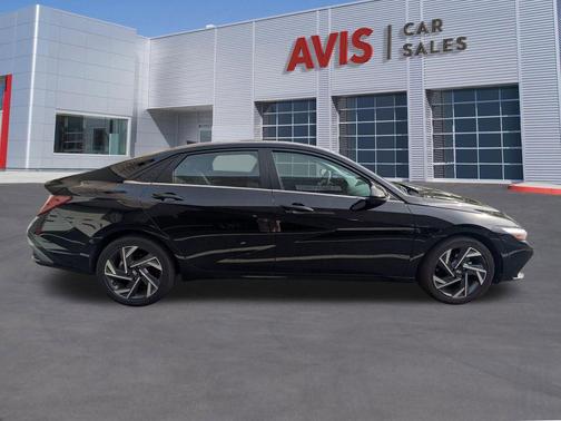 2025 Hyundai ELANTRA SEL