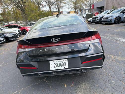 2025 Hyundai ELANTRA SEL