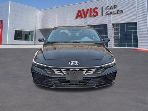 2025 Hyundai ELANTRA SEL