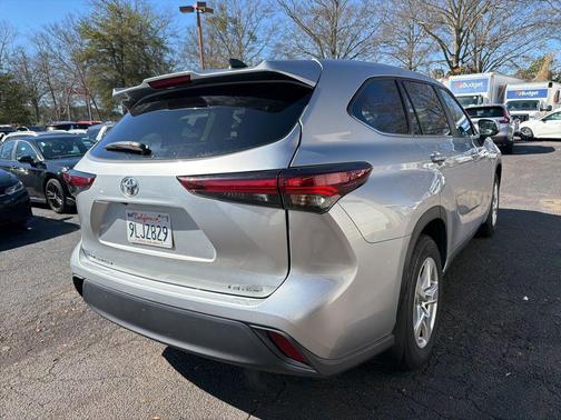 2024 Toyota Highlander LE