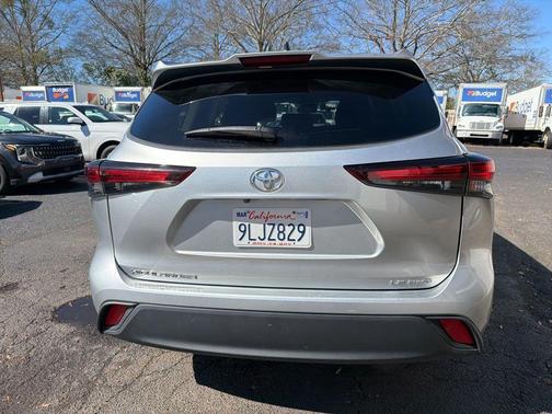 2024 Toyota Highlander LE