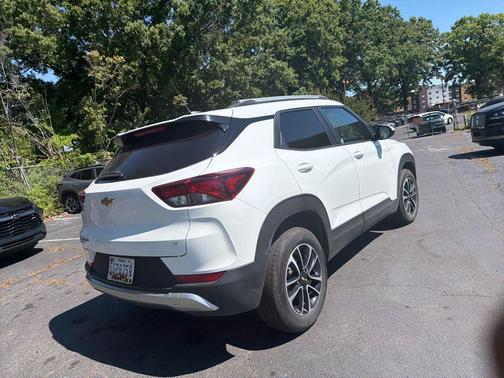 Summit White 2025 Chevrolet Trailblazer LT