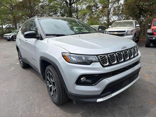 Silver Zynith Metallic Clearcoat 2025 Jeep Compass Limited