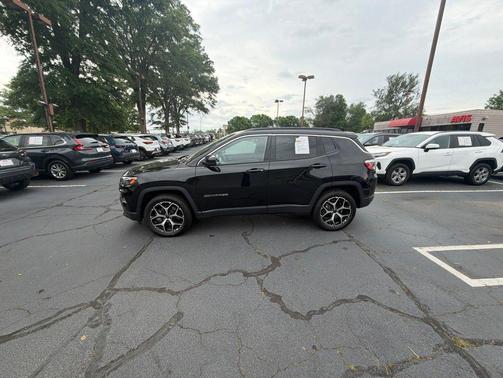 Diamond Black Crystal PC 2025 Jeep Compass Limited