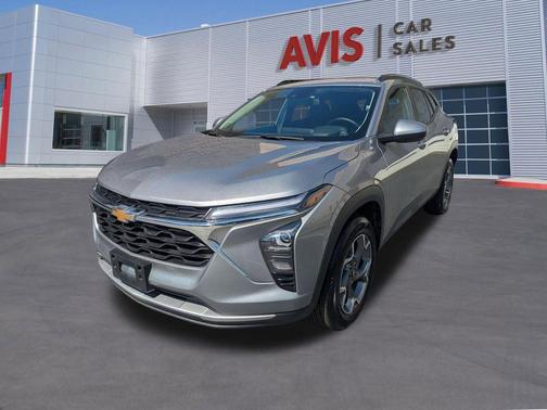 Sterling Gray Metallic 2025 Chevrolet Trax LT