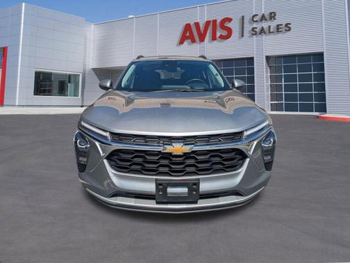 Sterling Gray Metallic 2025 Chevrolet Trax LT
