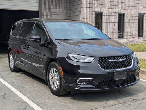 2025 Chrysler Pacifica L