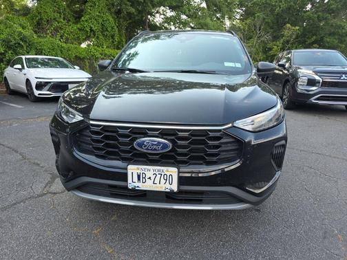 Black Metallic 2025 Ford Escape ST-Line