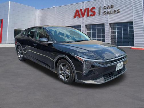 Aurora Black 2025 Kia K4 LXS