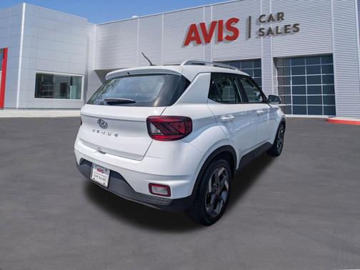 Lunar White 2025 Hyundai VENUE SEL