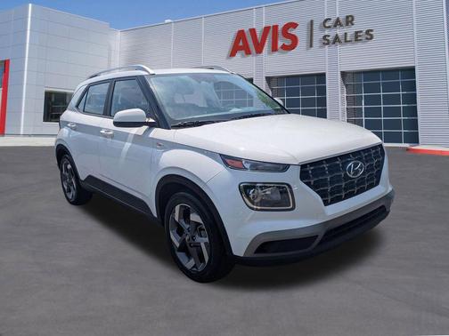 Lunar White 2025 Hyundai VENUE SEL