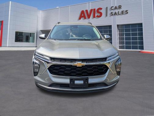 Sterling Gray Metallic 2025 Chevrolet Trax LT