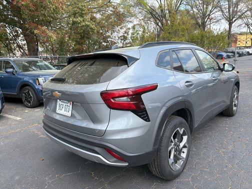 Sterling Gray Metallic 2025 Chevrolet Trax LT