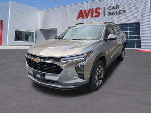 Sterling Gray Metallic 2025 Chevrolet Trax LT