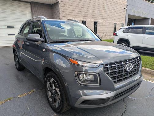 Ecotronic Gray 2025 Hyundai VENUE SEL