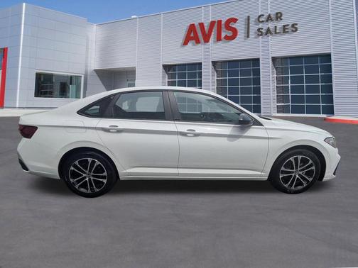 Pure White 2025 Volkswagen Jetta 1.5T Sport