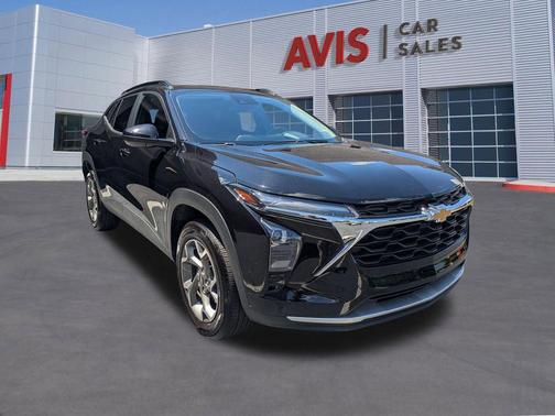 Mosaic Black Metallic 2025 Chevrolet Trax LT