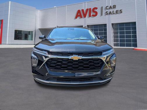 Mosaic Black Metallic 2025 Chevrolet Trax LT
