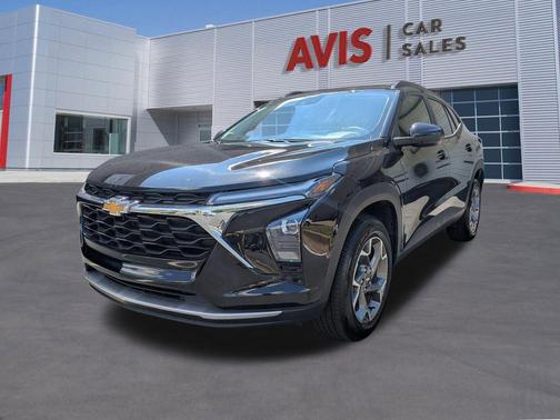Mosaic Black Metallic 2025 Chevrolet Trax LT