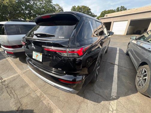 Black 2025 Mitsubishi Outlander SE S-AWC