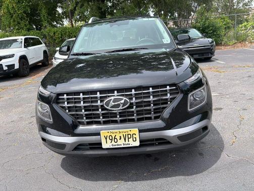 Onyx Black 2025 Hyundai VENUE SEL