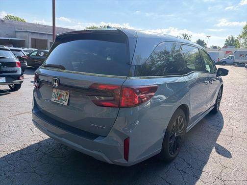 Sonic Gray Pearl 2025 Honda Odyssey Sport-L