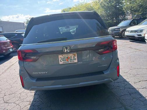 Sonic Gray Pearl 2025 Honda Odyssey Sport-L