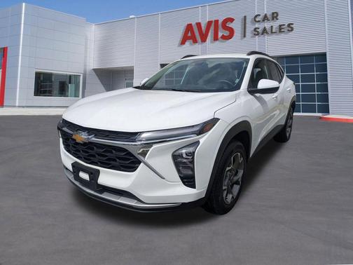 Summit White 2025 Chevrolet Trax LT