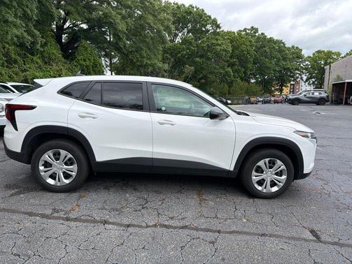 Summit White 2025 Chevrolet Trax LS