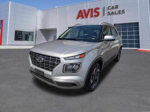 Shimmering Silver 2025 Hyundai VENUE SEL