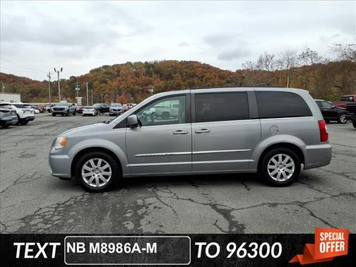 2014 Chrysler Town & Country Touring