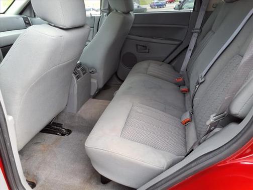 2006 Jeep Grand Cherokee Laredo