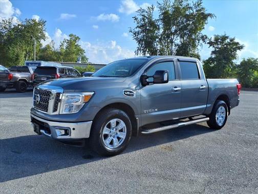 2017 Nissan Titan SV