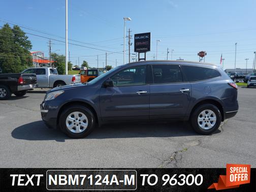 Photo 3 of 37 of 2013 Chevrolet Traverse LS