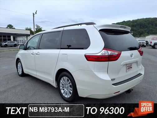 2017 Toyota Sienna XLE