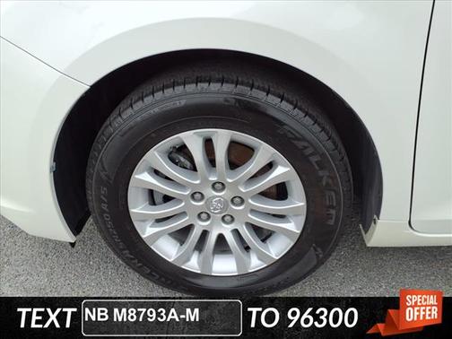 2017 Toyota Sienna XLE